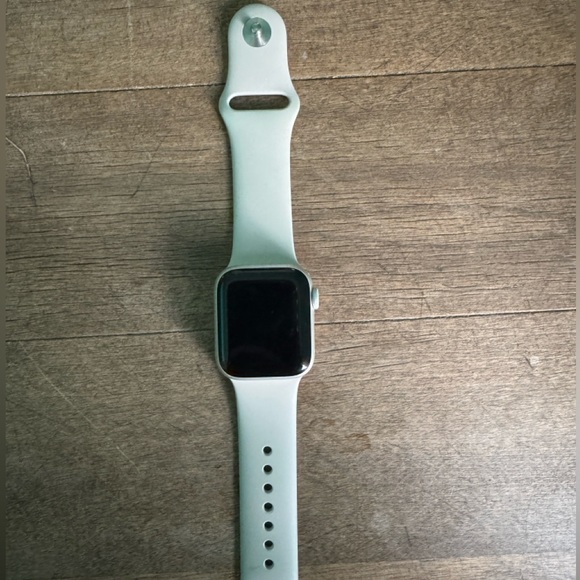 Apple Watch Series 5 40 mm - Silver and White
